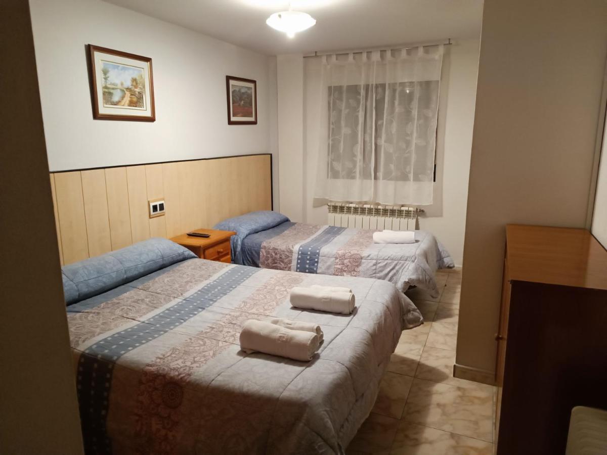 מלון סגוביה Hostal Residencia Taray מראה חיצוני תמונה