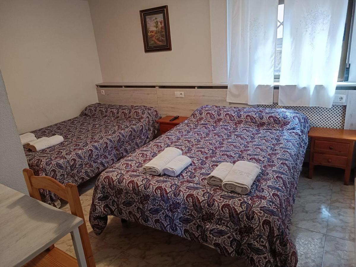 מלון סגוביה Hostal Residencia Taray מראה חיצוני תמונה