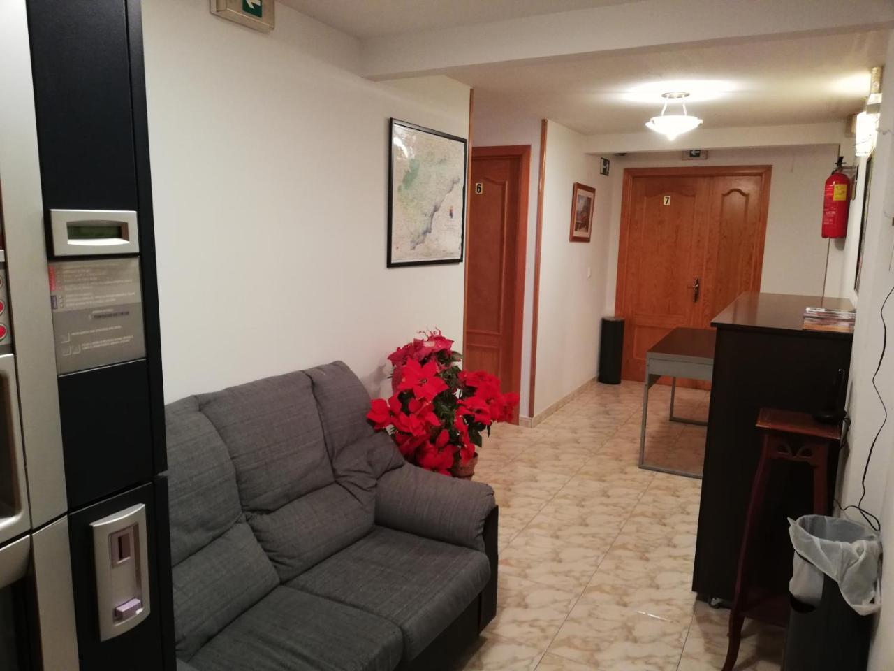 מלון סגוביה Hostal Residencia Taray מראה חיצוני תמונה