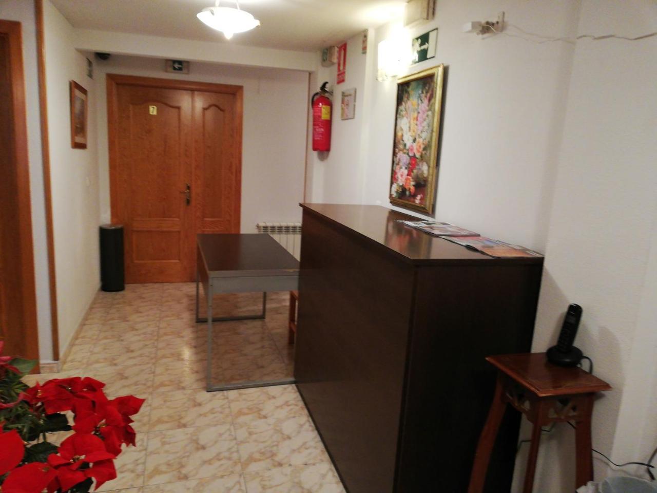 מלון סגוביה Hostal Residencia Taray מראה חיצוני תמונה