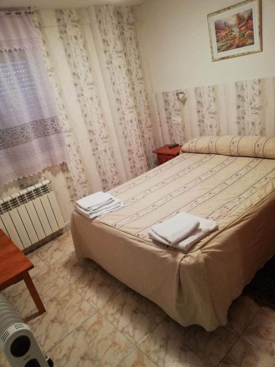 מלון סגוביה Hostal Residencia Taray מראה חיצוני תמונה