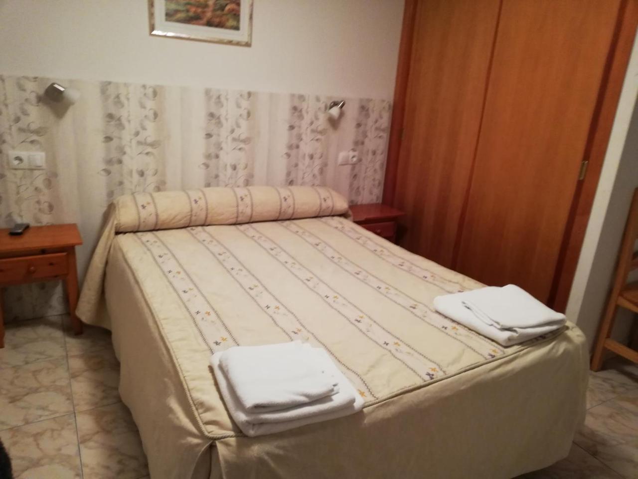 מלון סגוביה Hostal Residencia Taray מראה חיצוני תמונה